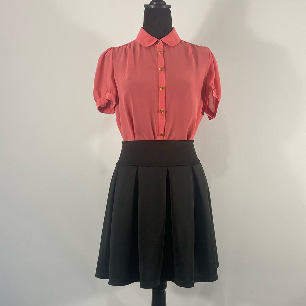 Coral, short sleeve, gold button up shirt,Sheer,bow tie,size Medium - Picture 4 of 9